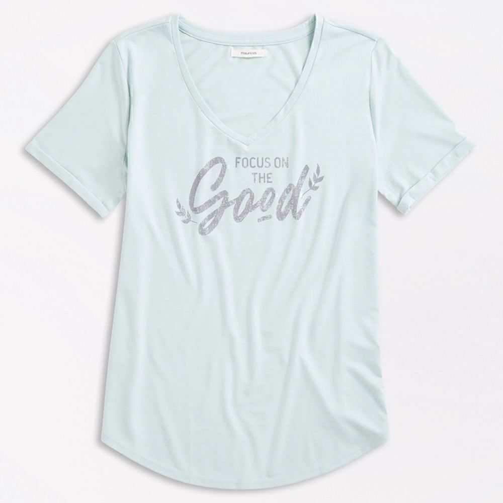 NWT Maurices Focus On The Good V Neck Graphic Short Sleeve Tee M